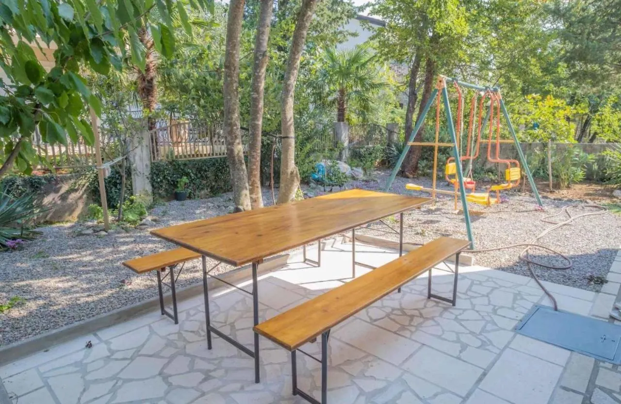 Apartment In Jadranovo 41875